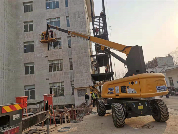 第一时间！服务在线遥控指挥设备转场 开云线上平台无偿向邢台隔离点项目支援设备-3.jpg