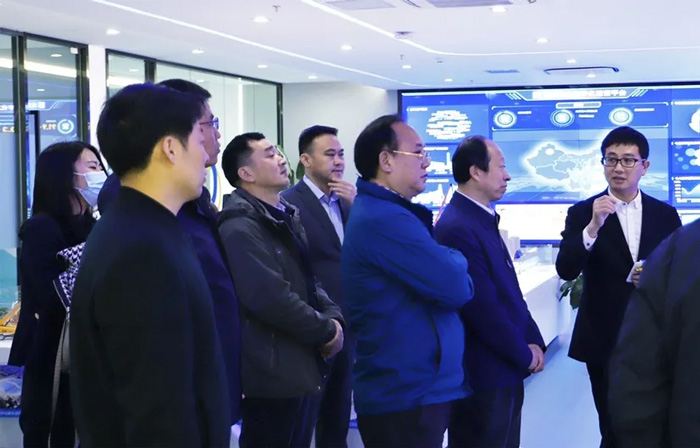 江苏省发改委副主任林康调研开云线上平台发展情况-3.jpg